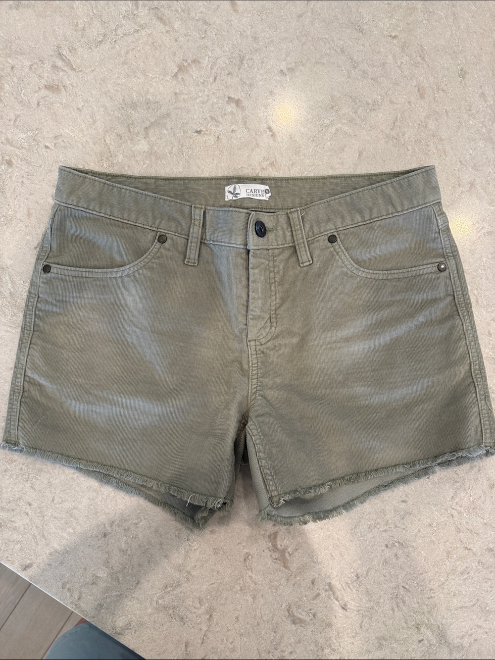 Title Nine casual Olive Green Women’s Shorts sz 6